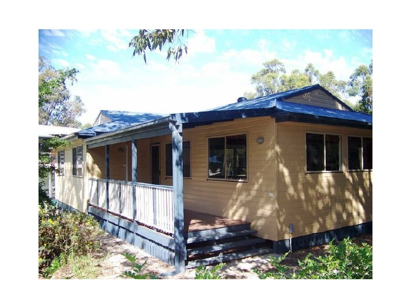 5 Arthur St, Macleay Island QLD 4184