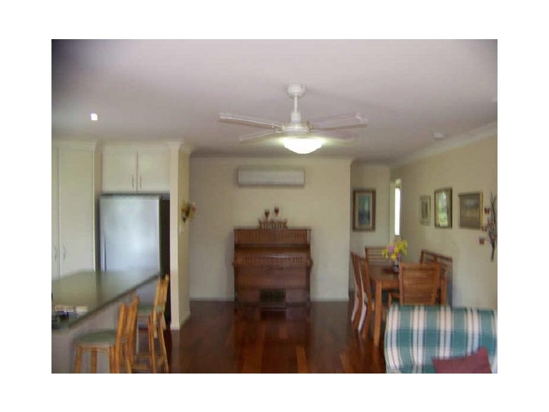 5 Arthur St, Macleay Island QLD 4184