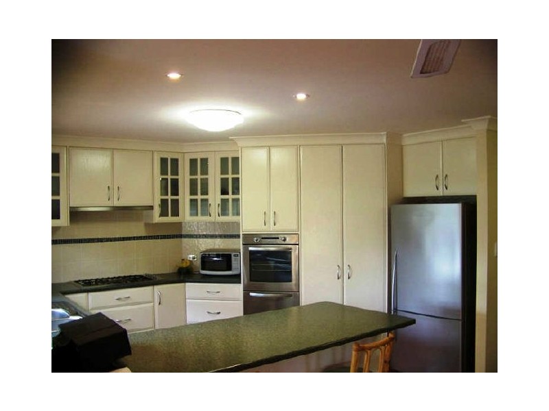 5 Arthur St, Macleay Island QLD 4184