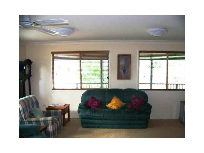 5 Arthur St, Macleay Island QLD 4184