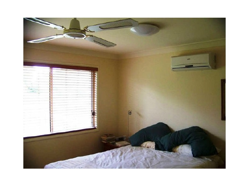 5 Arthur St, Macleay Island QLD 4184