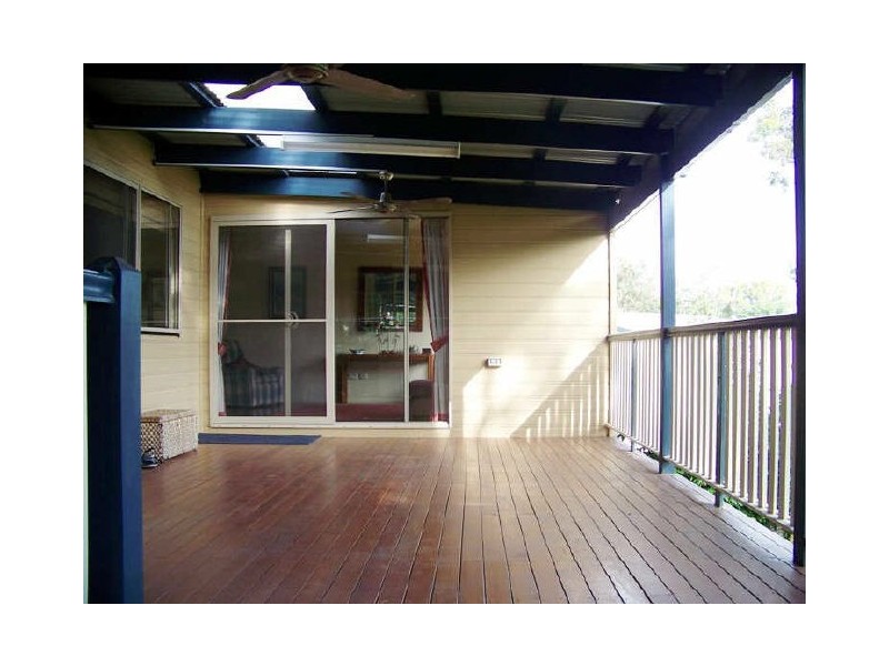 5 Arthur St, Macleay Island QLD 4184