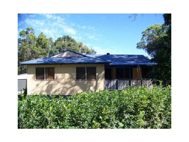 5 Arthur St, Macleay Island QLD 4184