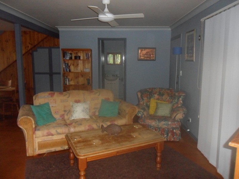 20 Noyes Parade, Karragarra Island QLD 4184