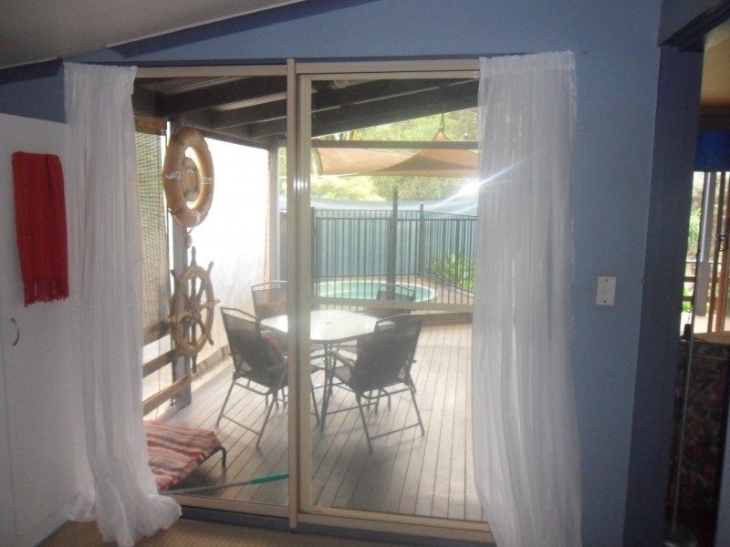 20 Noyes Parade, Karragarra Island QLD 4184