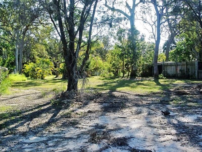 33 Ashton Street, Macleay Island QLD 4184