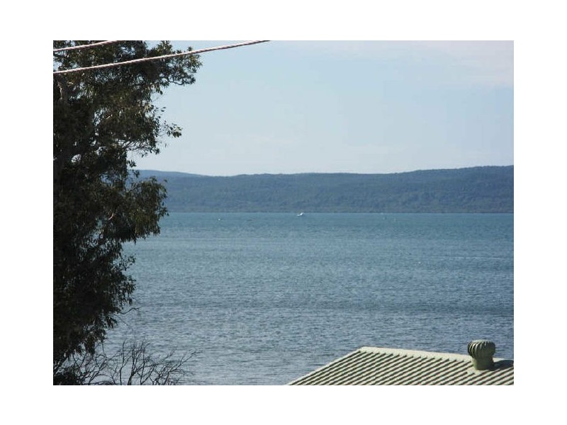 27 Koonwarra Parade, Macleay Island QLD 4184