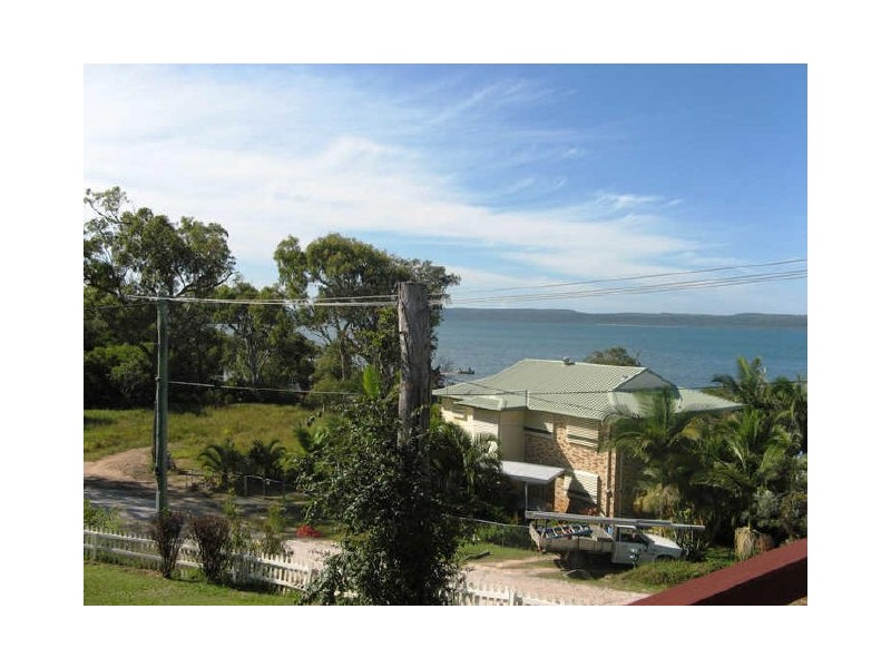 27 Koonwarra Parade, Macleay Island QLD 4184