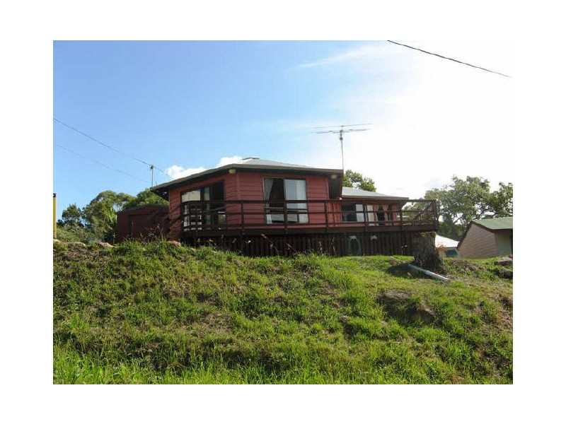 27 Koonwarra Parade, Macleay Island QLD 4184