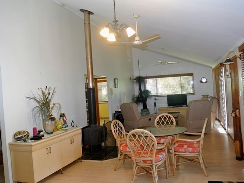 4 Wharf Street, Macleay Island QLD 4184