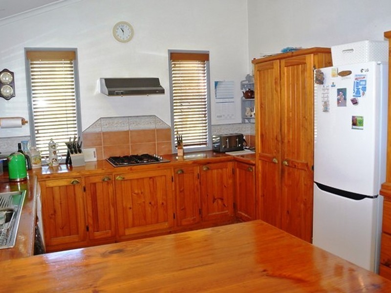 4 Wharf Street, Macleay Island QLD 4184