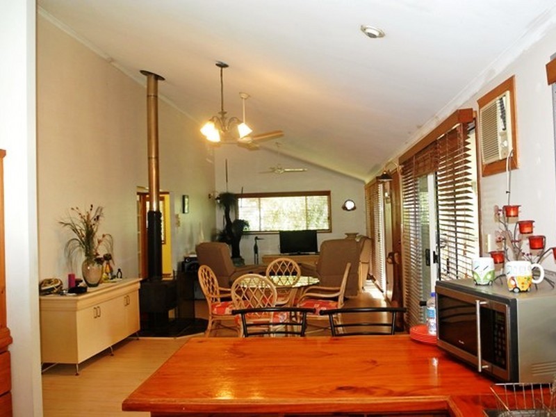 4 Wharf Street, Macleay Island QLD 4184