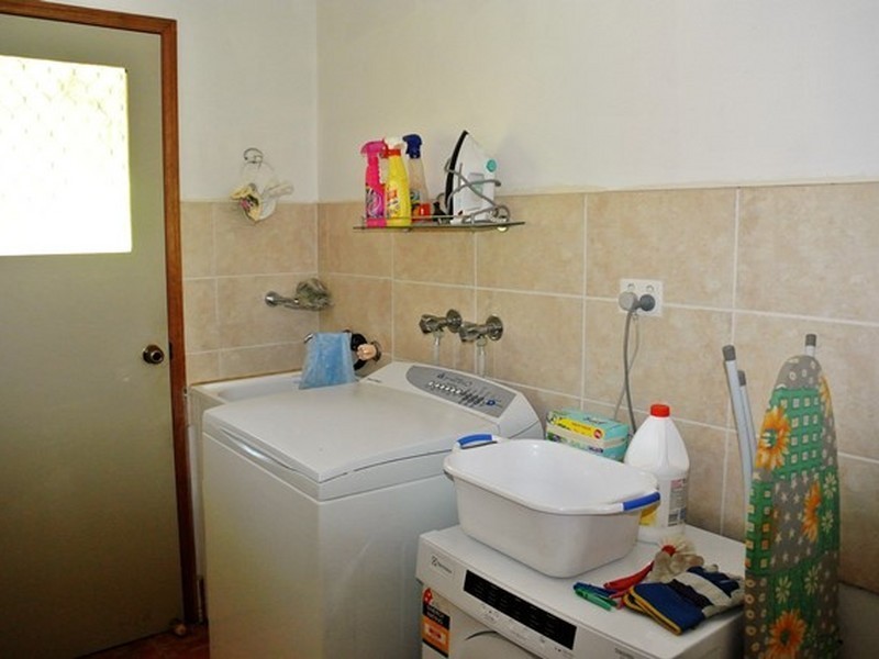 4 Wharf Street, Macleay Island QLD 4184