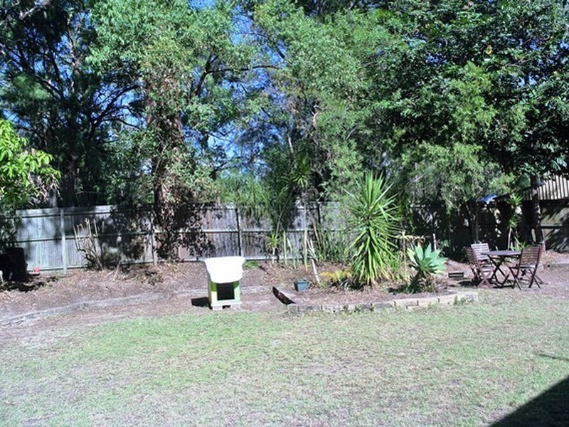 4 Wharf Street, Macleay Island QLD 4184