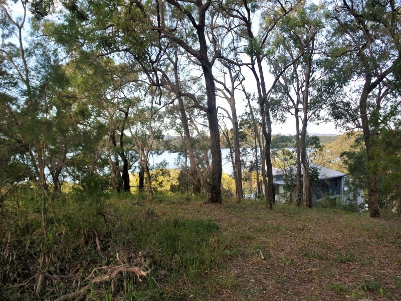 15 Boat Harbour Avenue, Macleay Island QLD 4184