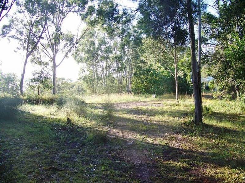 5 Azure Court, Lamb Island QLD 4184