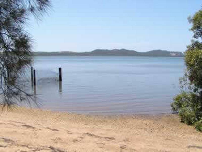 5 Azure Court, Lamb Island QLD 4184