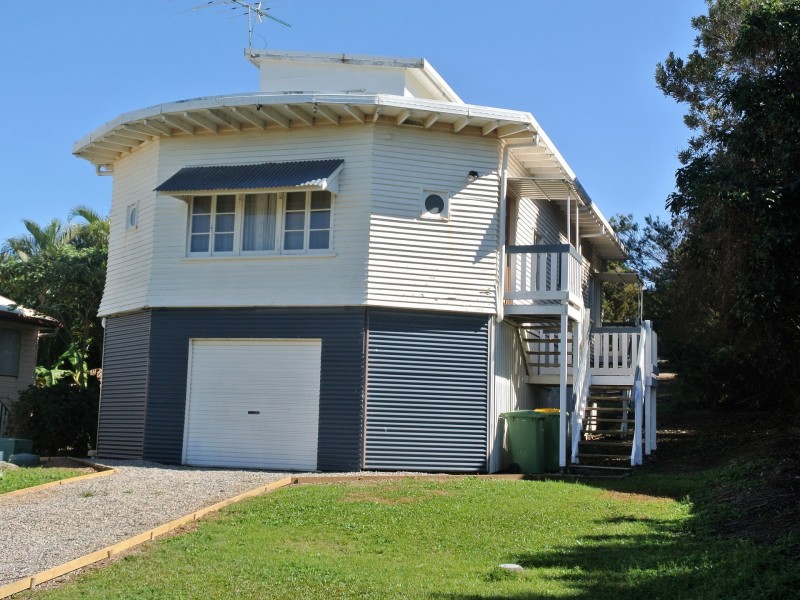 11 Camena Street, Macleay Island QLD 4184