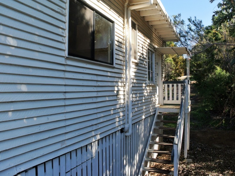 11 Camena Street, Macleay Island QLD 4184