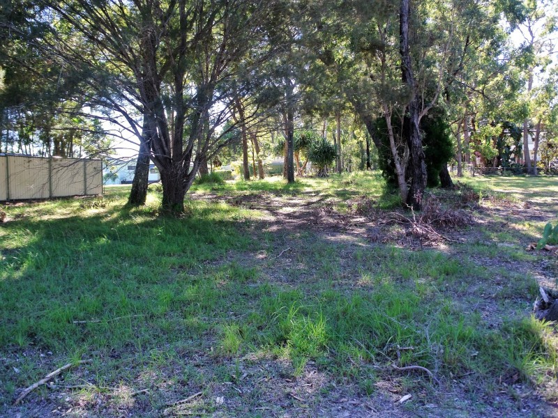 23 Benowa Street, Macleay Island QLD 4184