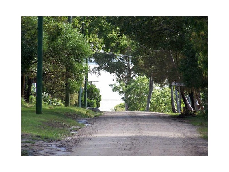 10 Orana St, Macleay Island QLD 4184