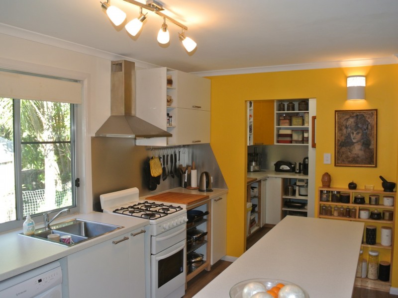 26 Ilya Street, Macleay Island QLD 4184