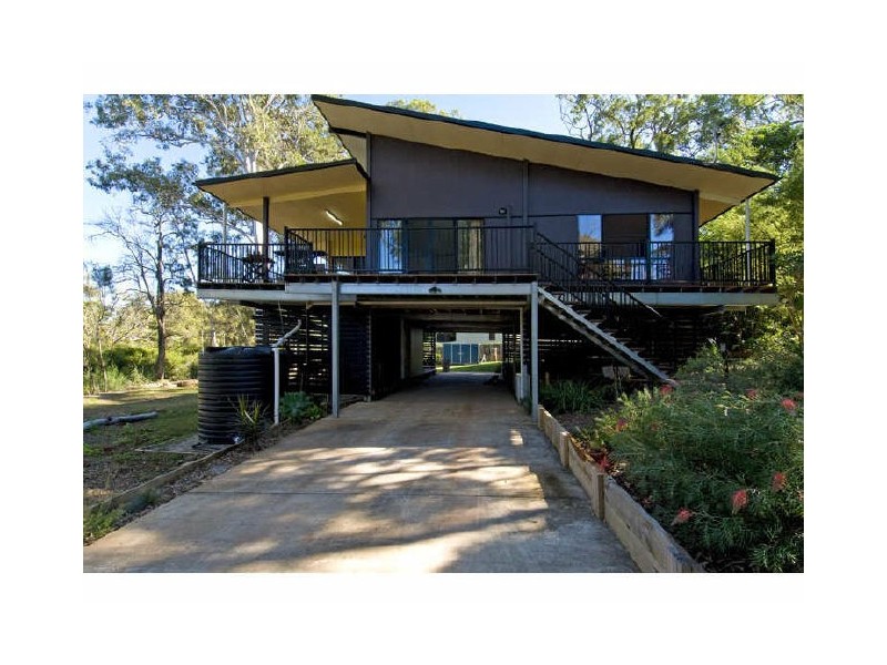 25 Michael av, Lamb Island QLD 4184