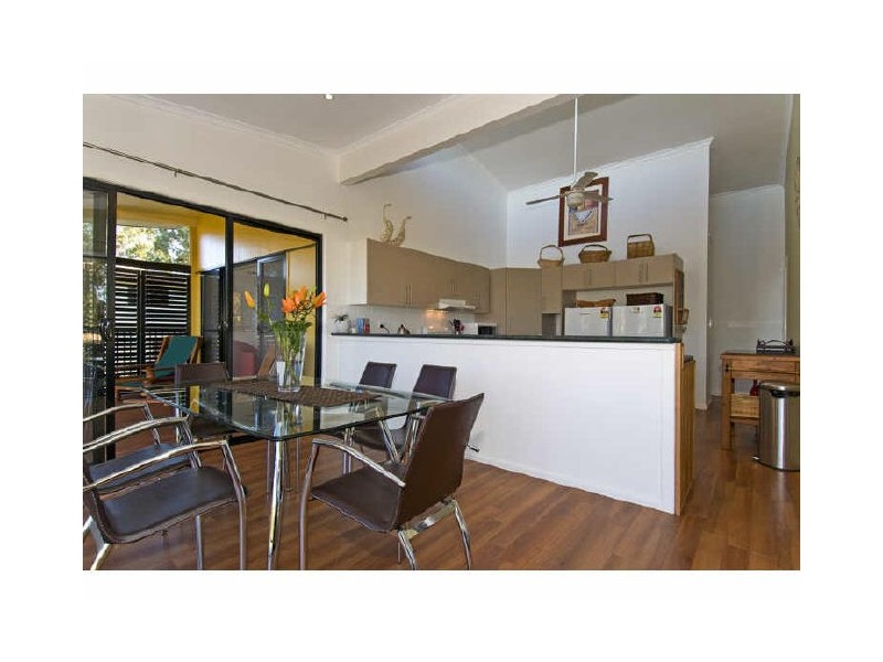 25 Michael av, Lamb Island QLD 4184