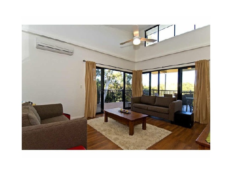 25 Michael av, Lamb Island QLD 4184