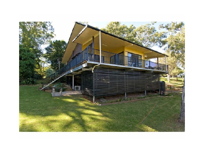 25 Michael av, Lamb Island QLD 4184