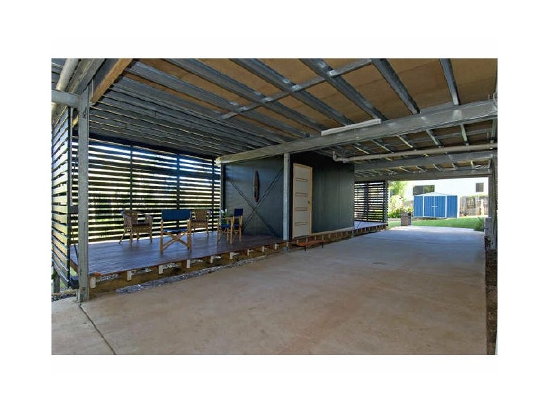 25 Michael av, Lamb Island QLD 4184