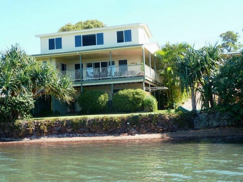 16 Coorong Street, Macleay Island QLD 4184