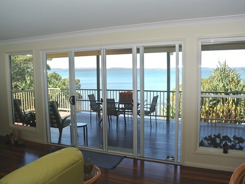 16 Coorong Street, Macleay Island QLD 4184