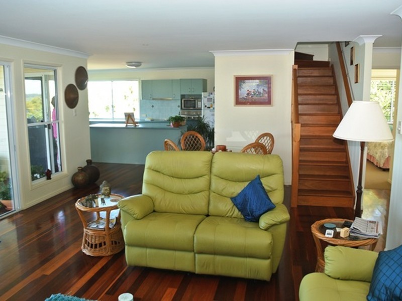 16 Coorong Street, Macleay Island QLD 4184