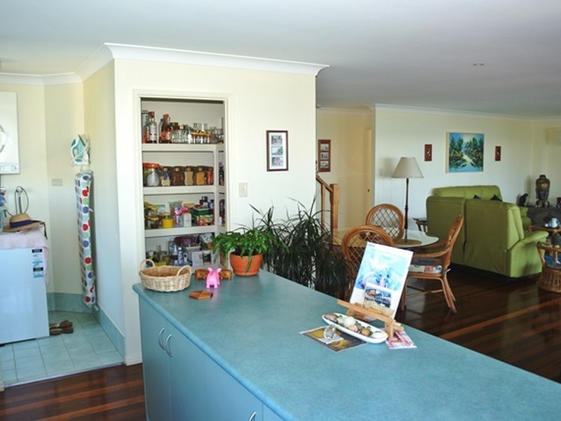 16 Coorong Street, Macleay Island QLD 4184