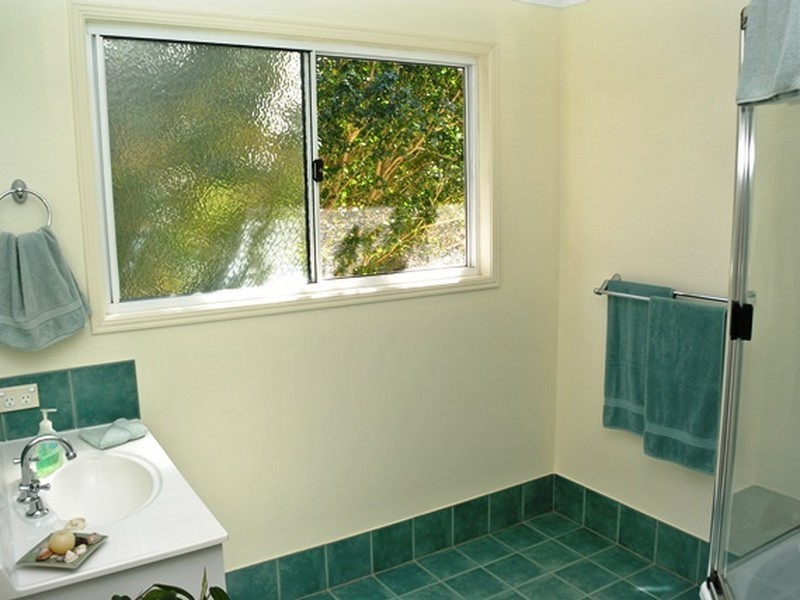 16 Coorong Street, Macleay Island QLD 4184