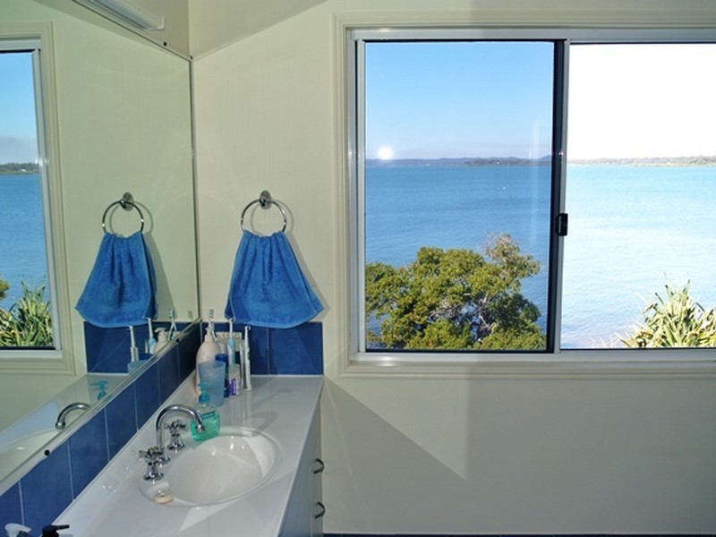 16 Coorong Street, Macleay Island QLD 4184