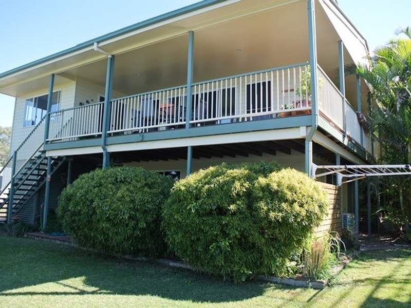 16 Coorong Street, Macleay Island QLD 4184