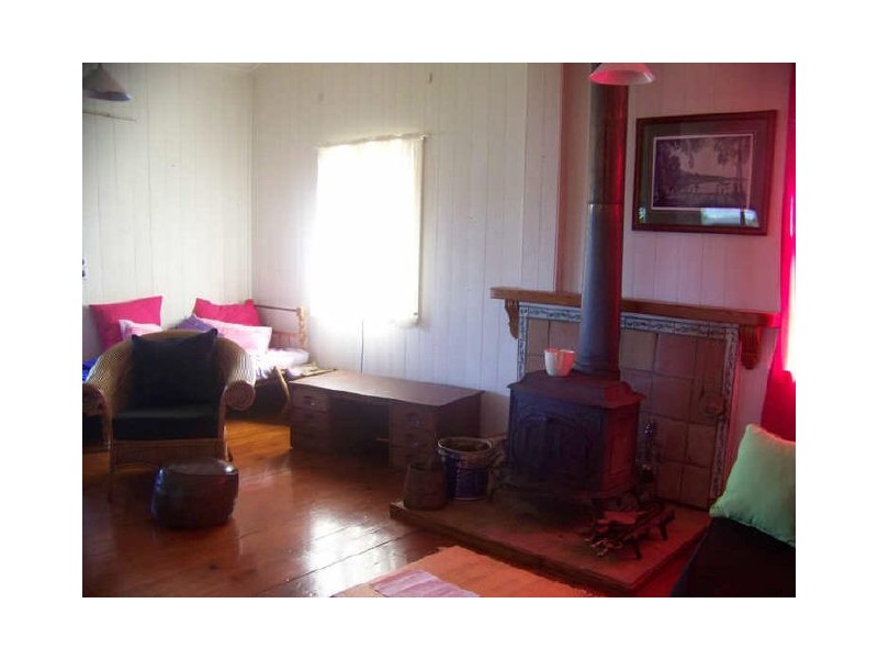 10 Tina av, Lamb Island QLD 4184