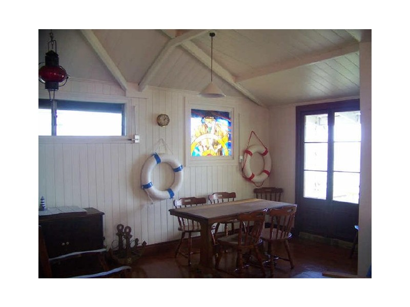 10 Tina av, Lamb Island QLD 4184