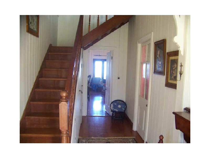 10 Tina av, Lamb Island QLD 4184