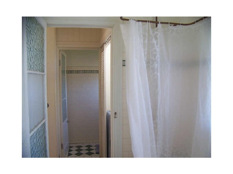 10 Tina av, Lamb Island QLD 4184