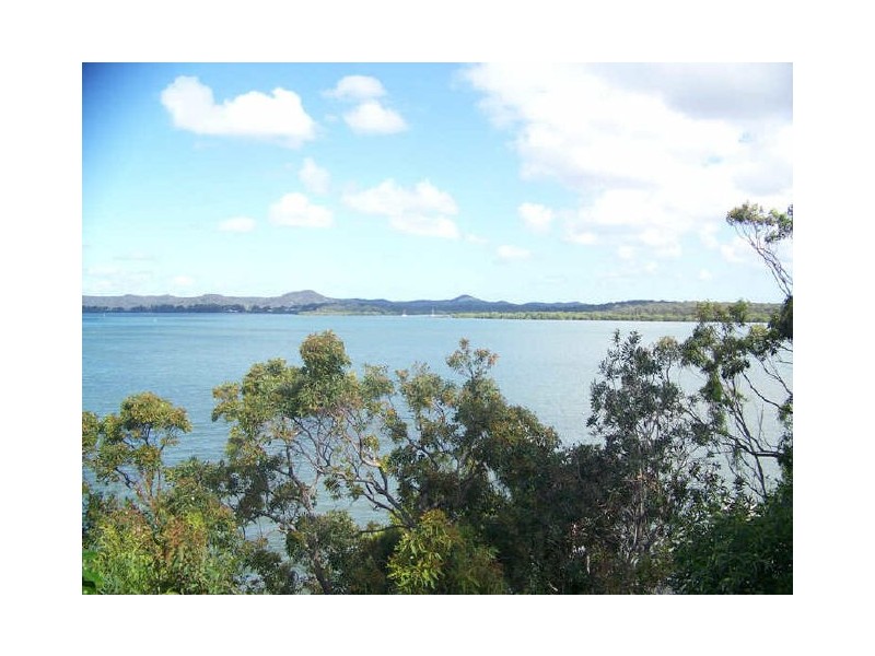 10 Tina av, Lamb Island QLD 4184
