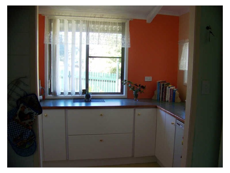 13 Micheal av, Lamb Island QLD 4184