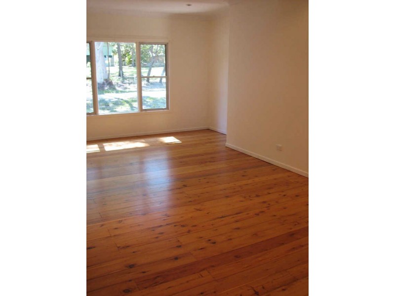 22 Tingara St, Macleay Island QLD 4184