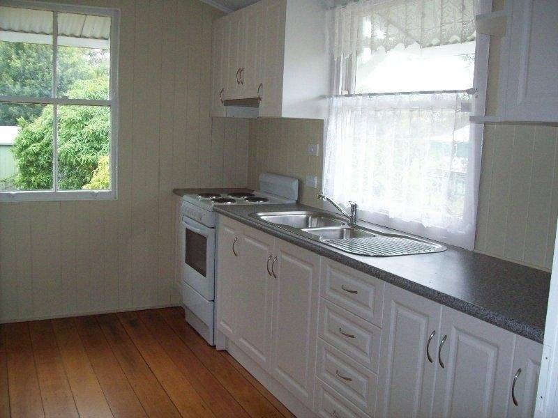 18 Wake Street, Macleay Island QLD 4184