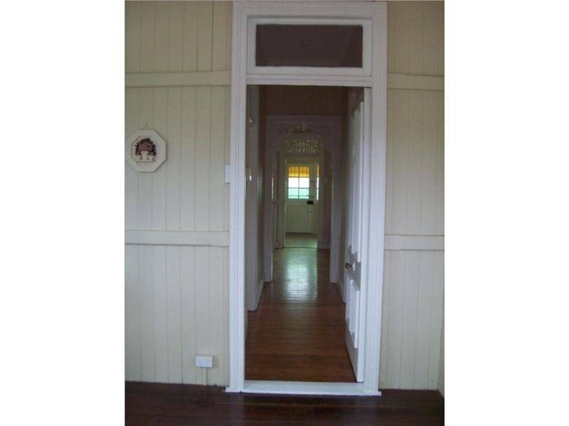 18 Wake Street, Macleay Island QLD 4184