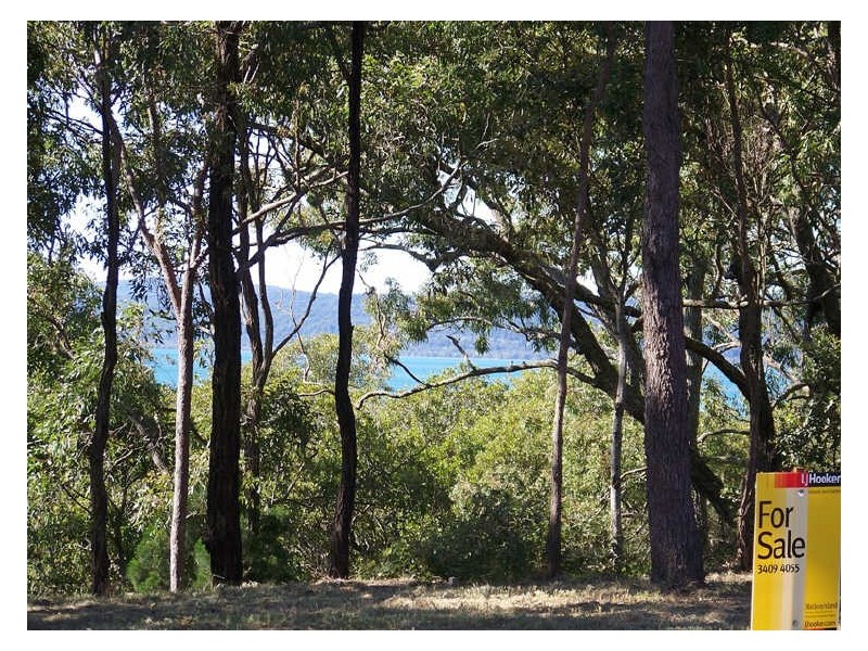 13 Beelong Street, Macleay Island QLD 4184