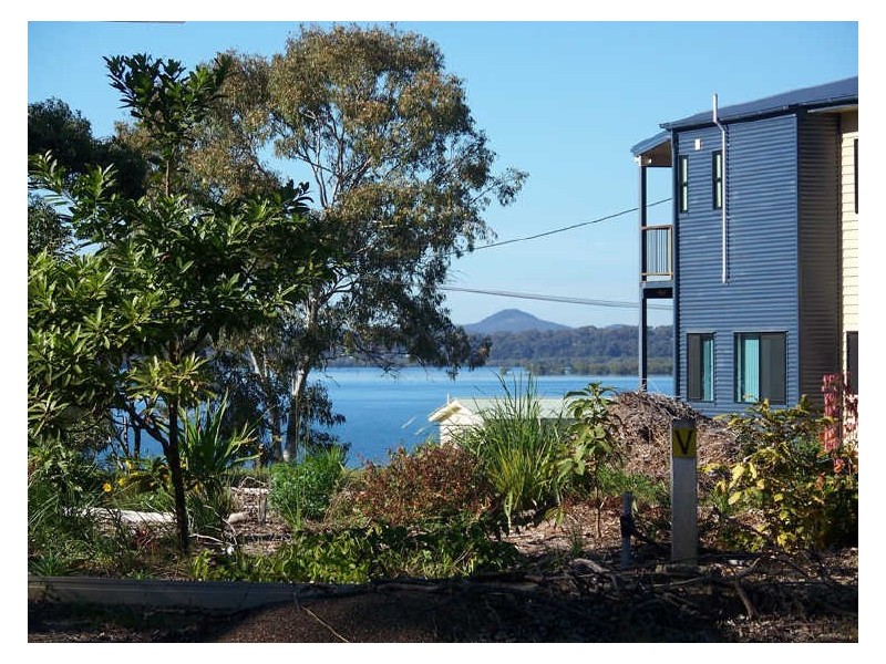 13 Beelong Street, Macleay Island QLD 4184