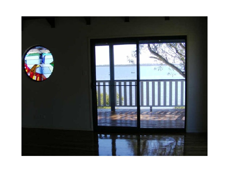 26 Kim St, Macleay Island QLD 4184